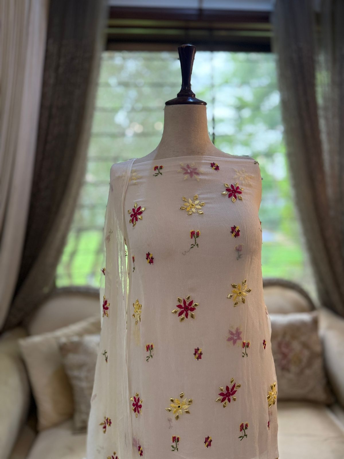 Unique handcrafted dresses that blend traditional Pakistani artistry